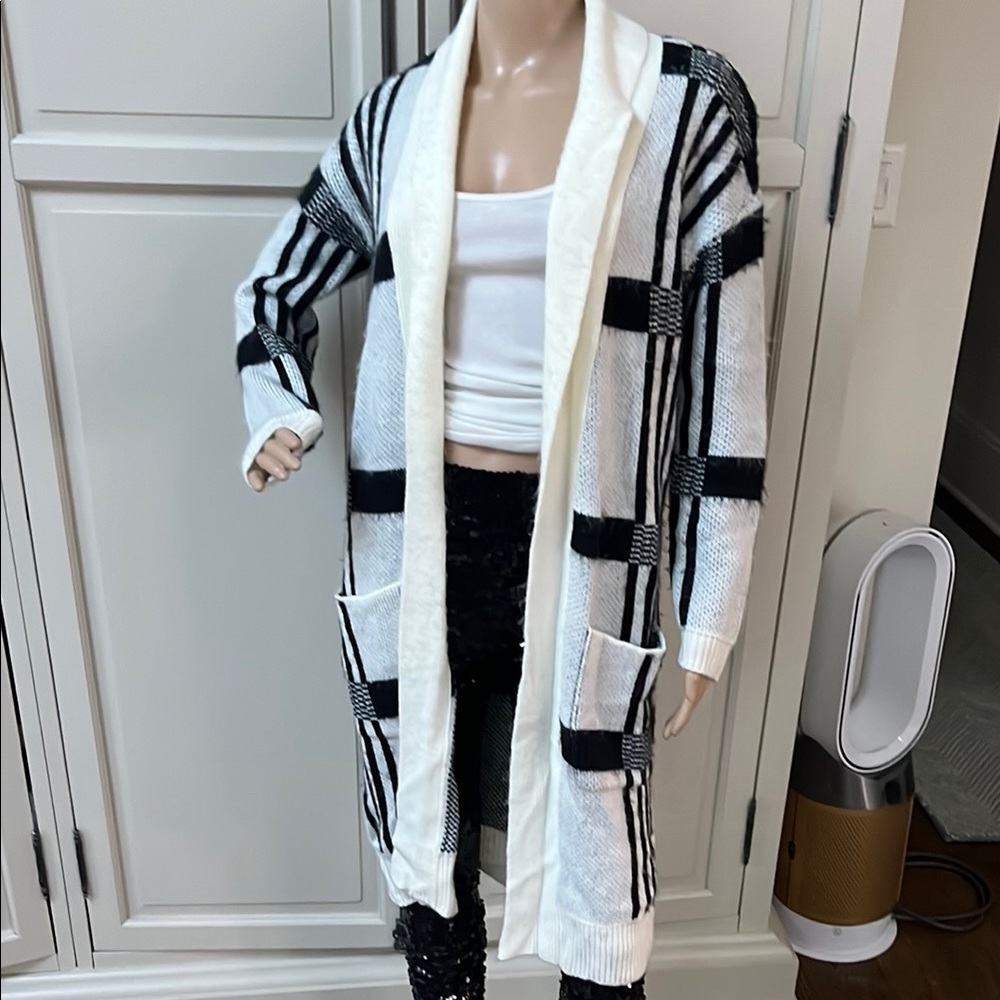 Chic Black and White Plaid Cardigan